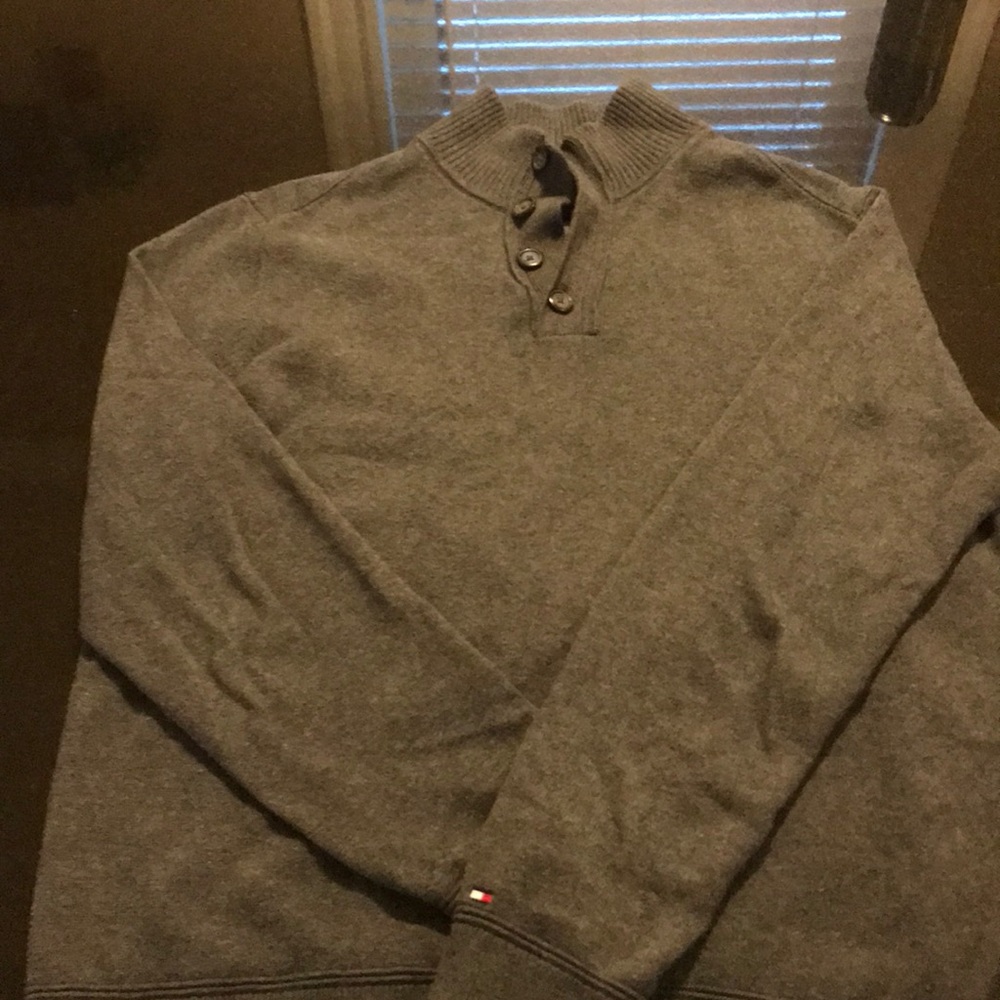Tommy Hilfiger sweater